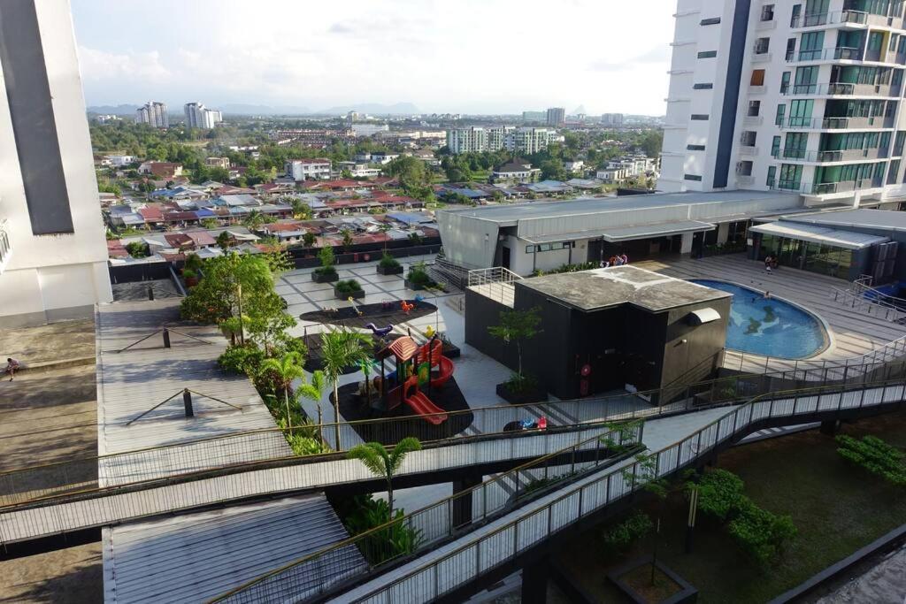 8Pax Cozy Home Stay Jazz Suites 1 Vivacity Kuching Sarawak 3Br 외부 사진