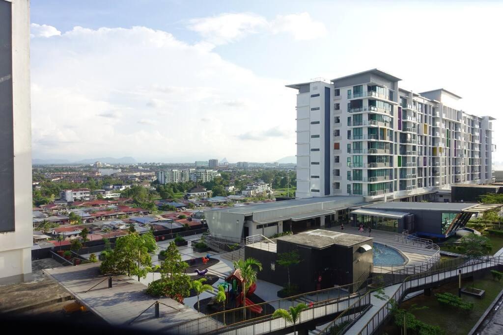 8Pax Cozy Home Stay Jazz Suites 1 Vivacity Kuching Sarawak 3Br 외부 사진